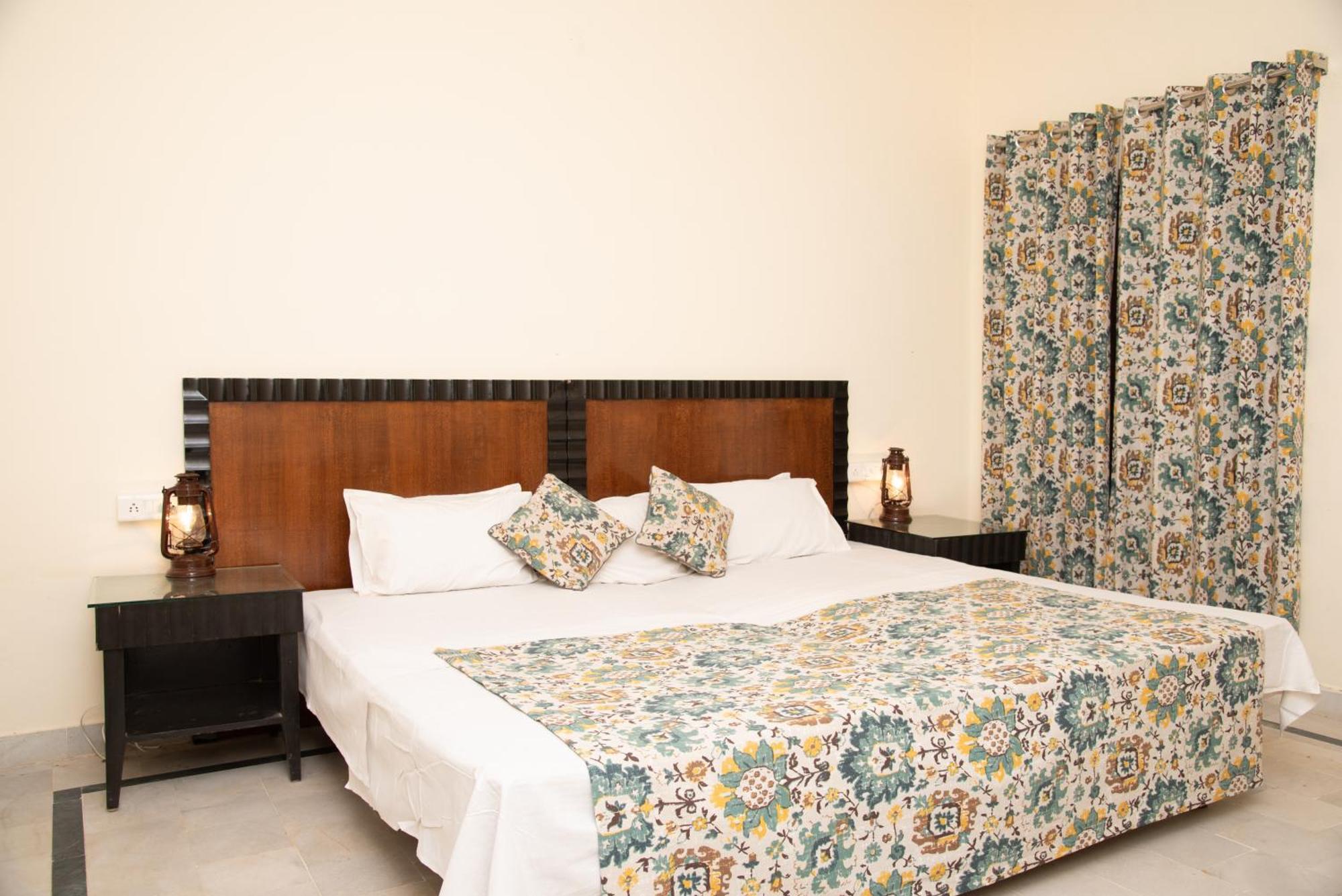 Shivika Lake Hotel Ranakpur Sādri Dış mekan fotoğraf