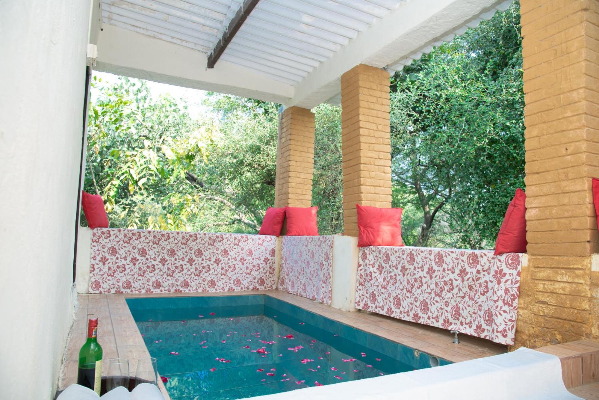 Shivika Lake Hotel Ranakpur Sādri Dış mekan fotoğraf
